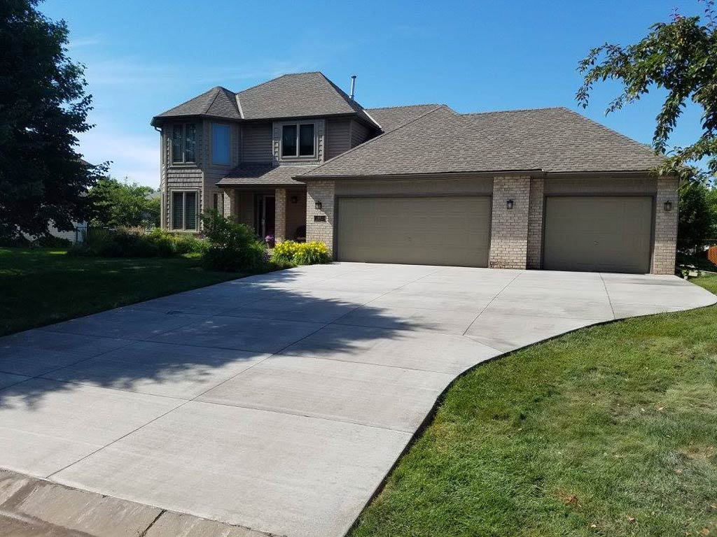 Concrete Driveway – Aurora Concrete